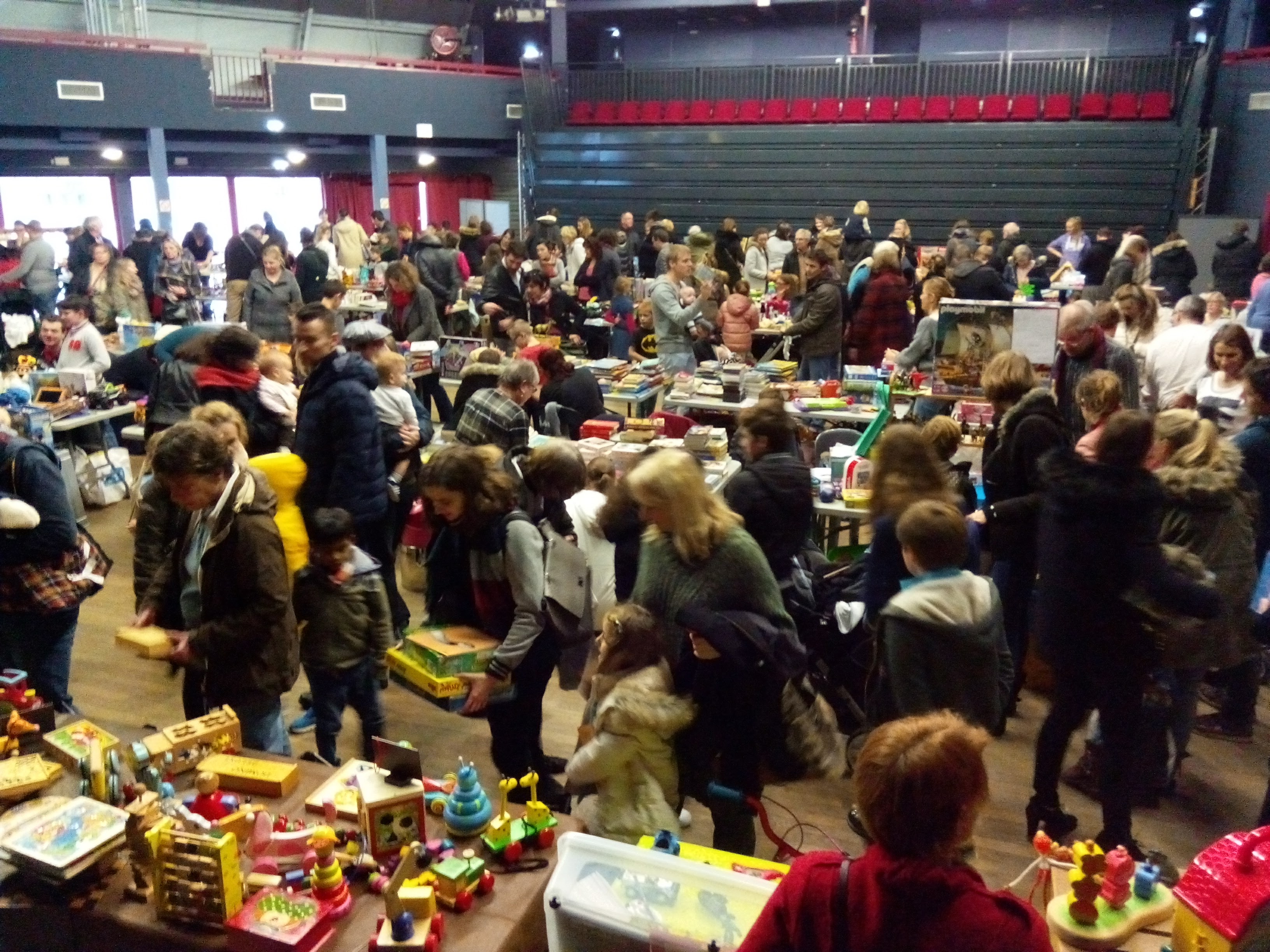 Braderie Jeux-Jouets-Livres Le 24 nov 2024