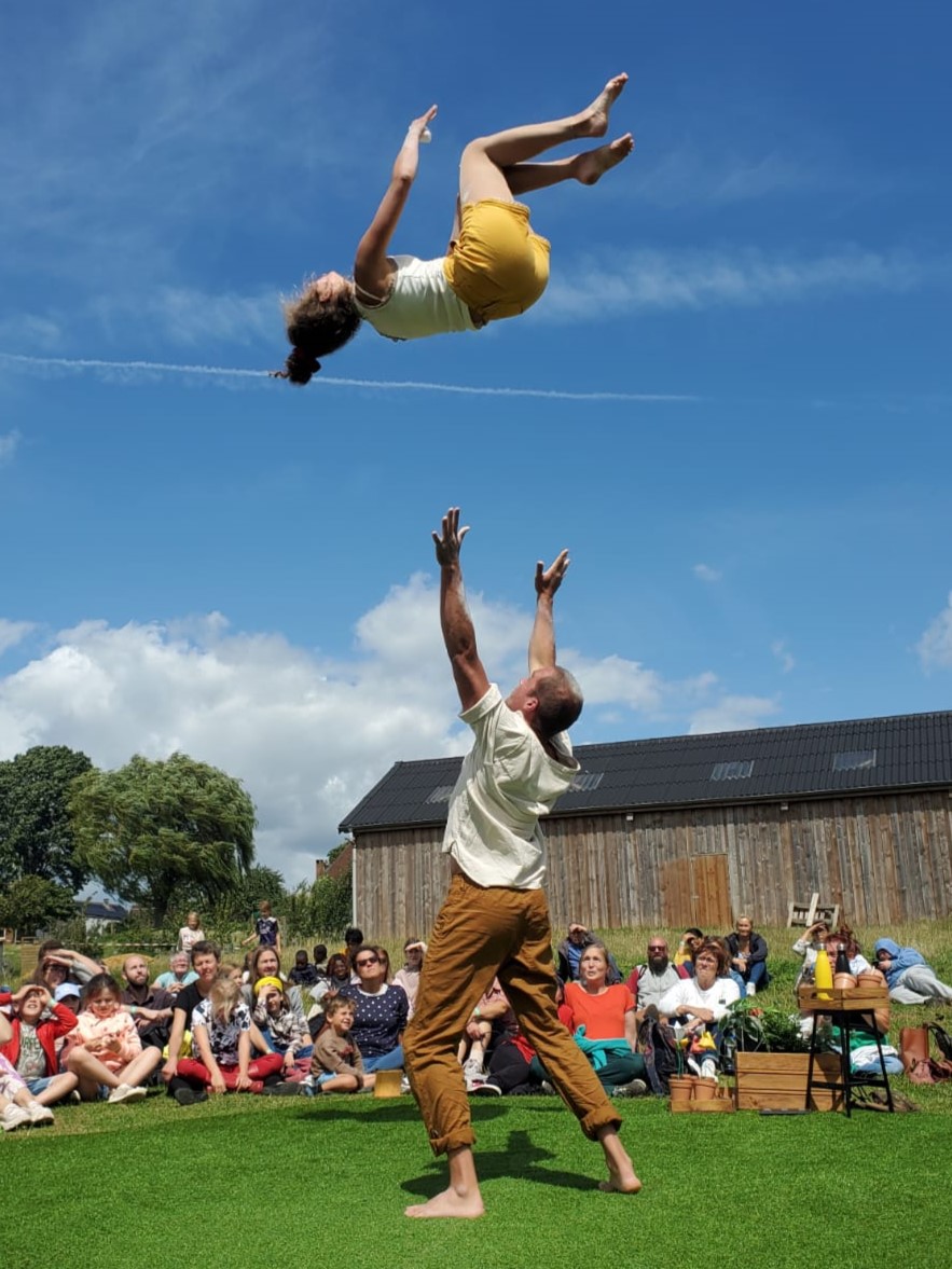 Le Syndrome du Bourdon | Cie Balancetoi | Festival Pas Cap ?... Le 17 nov 2024